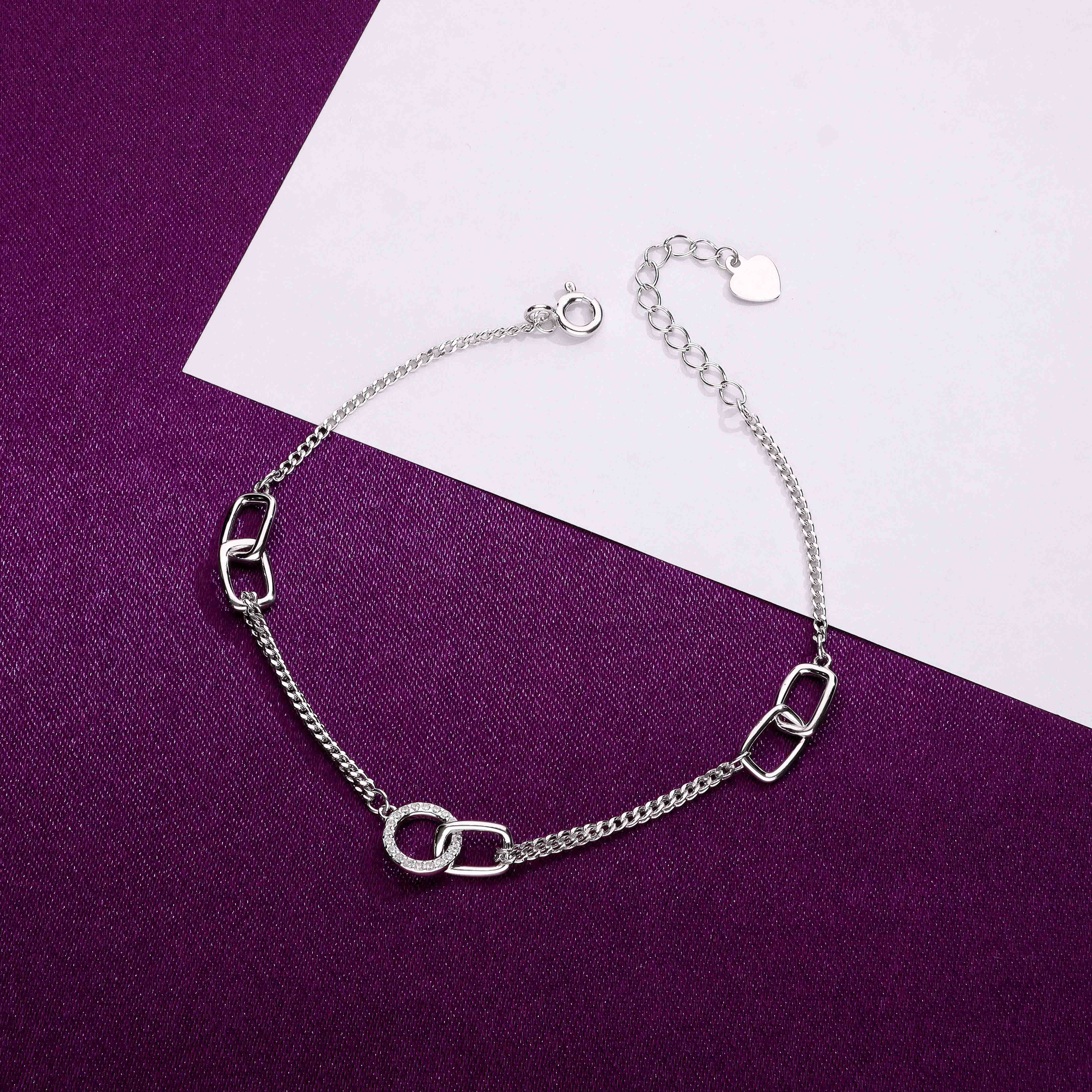 Chic Link Charm Bracelet - Image 9