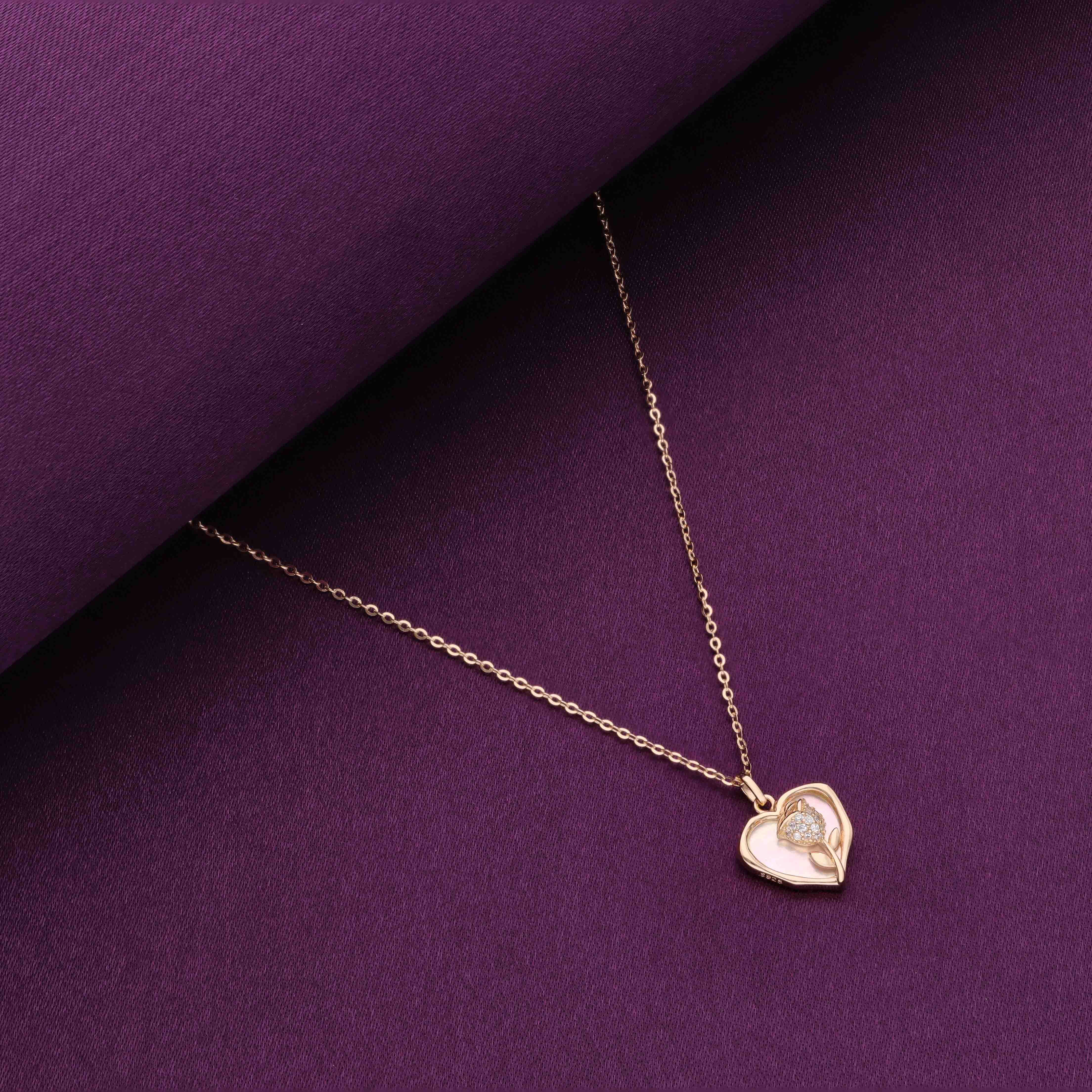 A Hearty Rose of Love Casual Silver Chain Necklace - Image 2