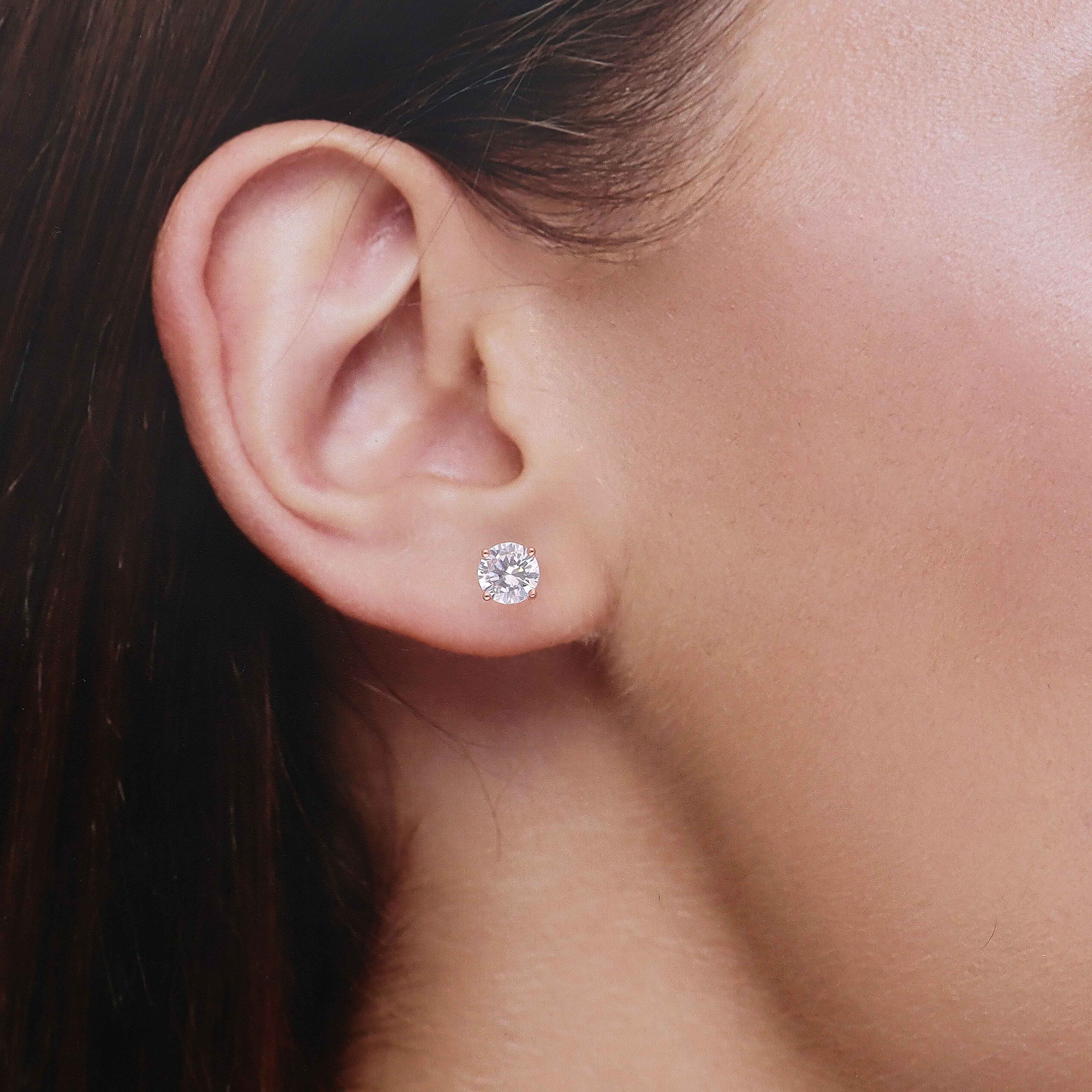 Chic Solitaire Stud Earrings - Image 4