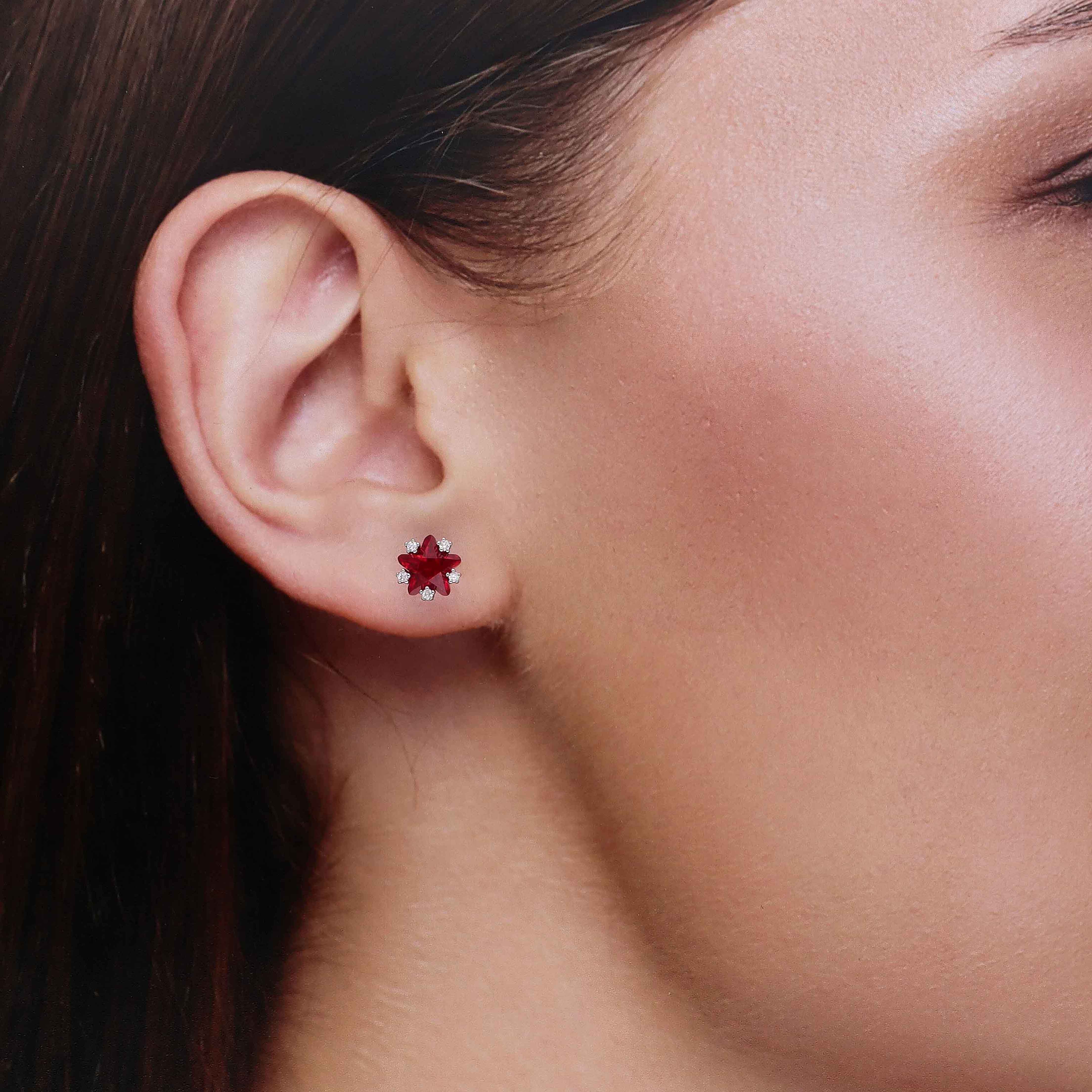 Red Star Casual Stud Earrings - Image 3