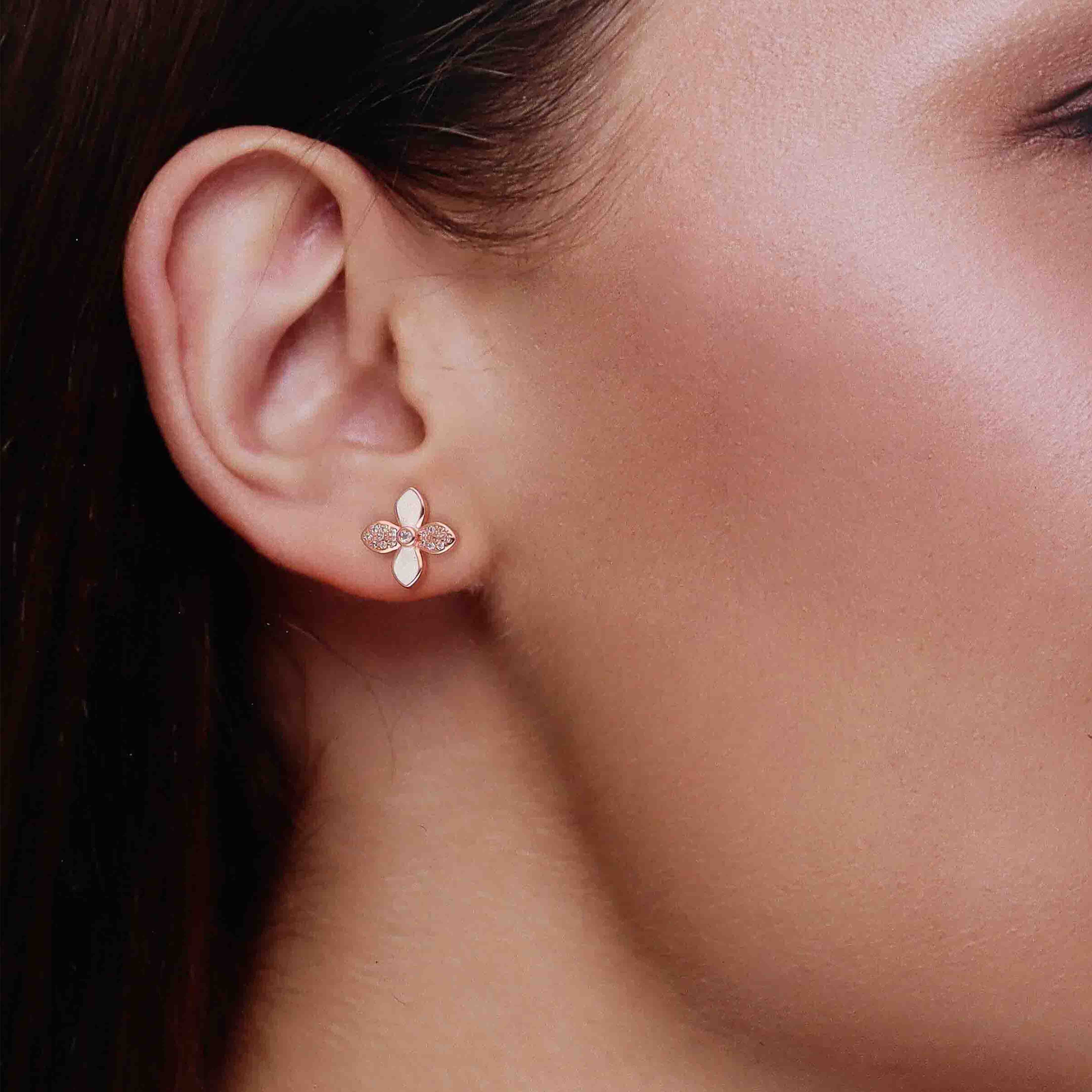 Sterling Bezels Floral Silver Earrings - Image 5