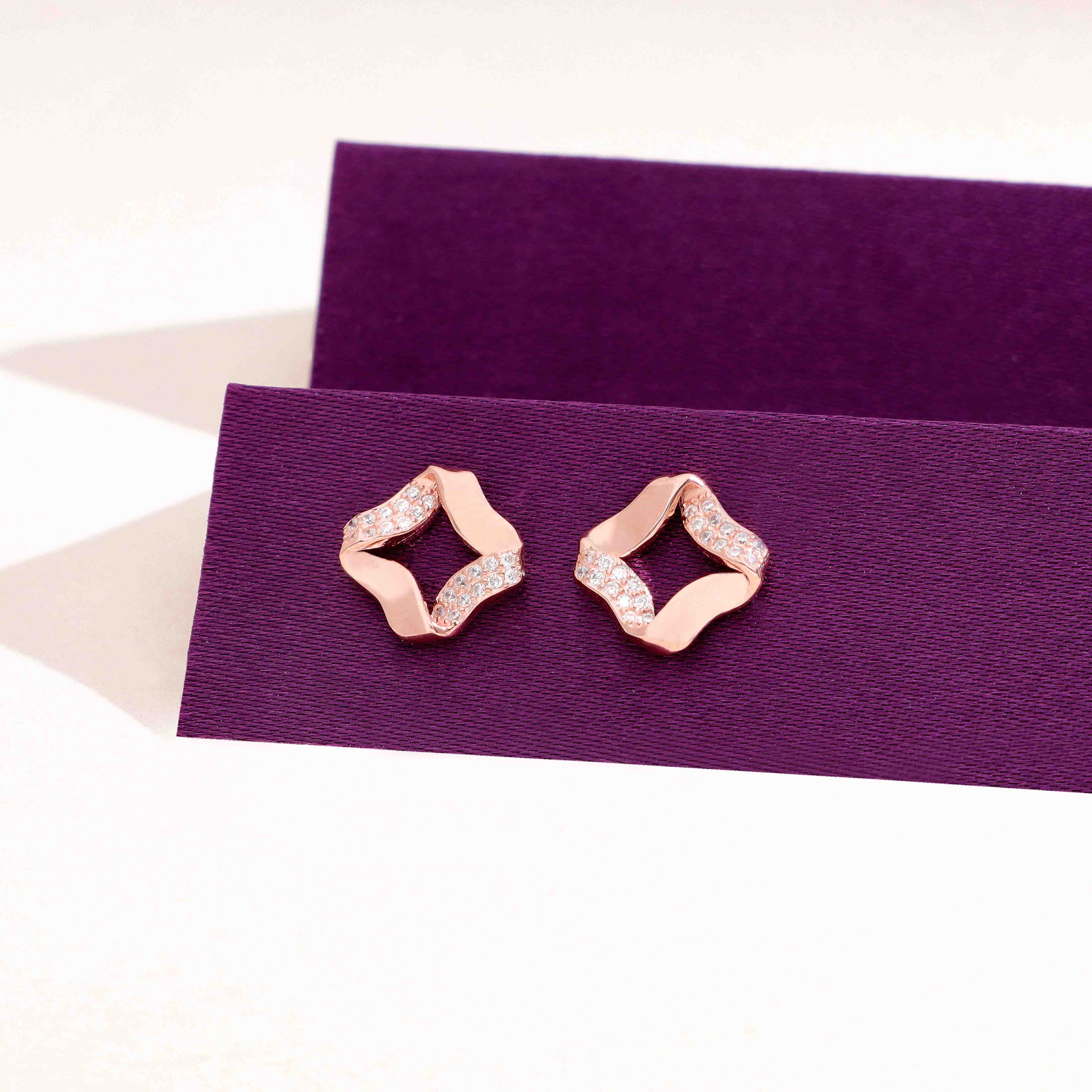 Sterling Silver Luxe Swirl Studs Earring - Image 2