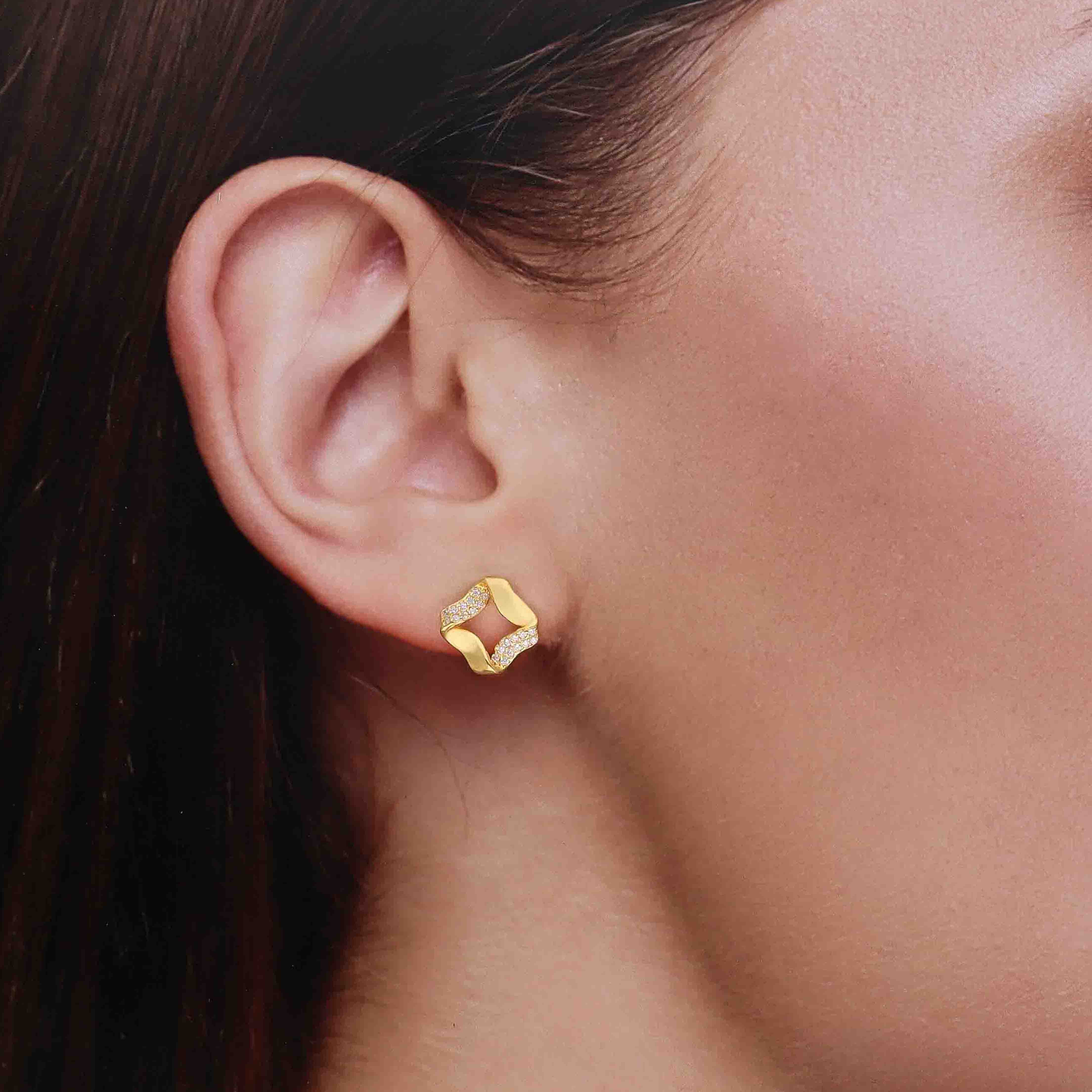 Sterling Silver Luxe Swirl Studs Earring - Image 6