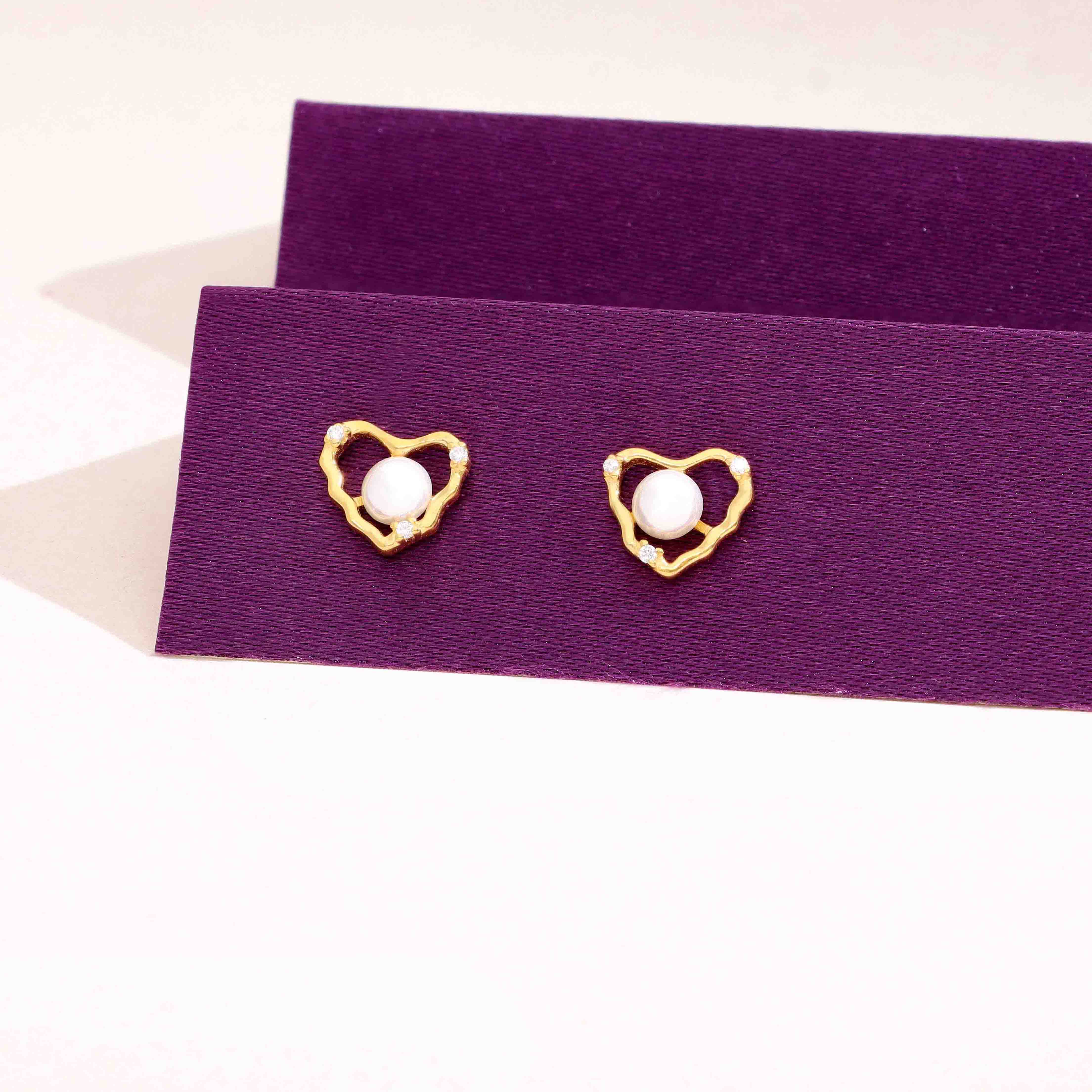 Loving Pearl Hearts Earrings - Image 3