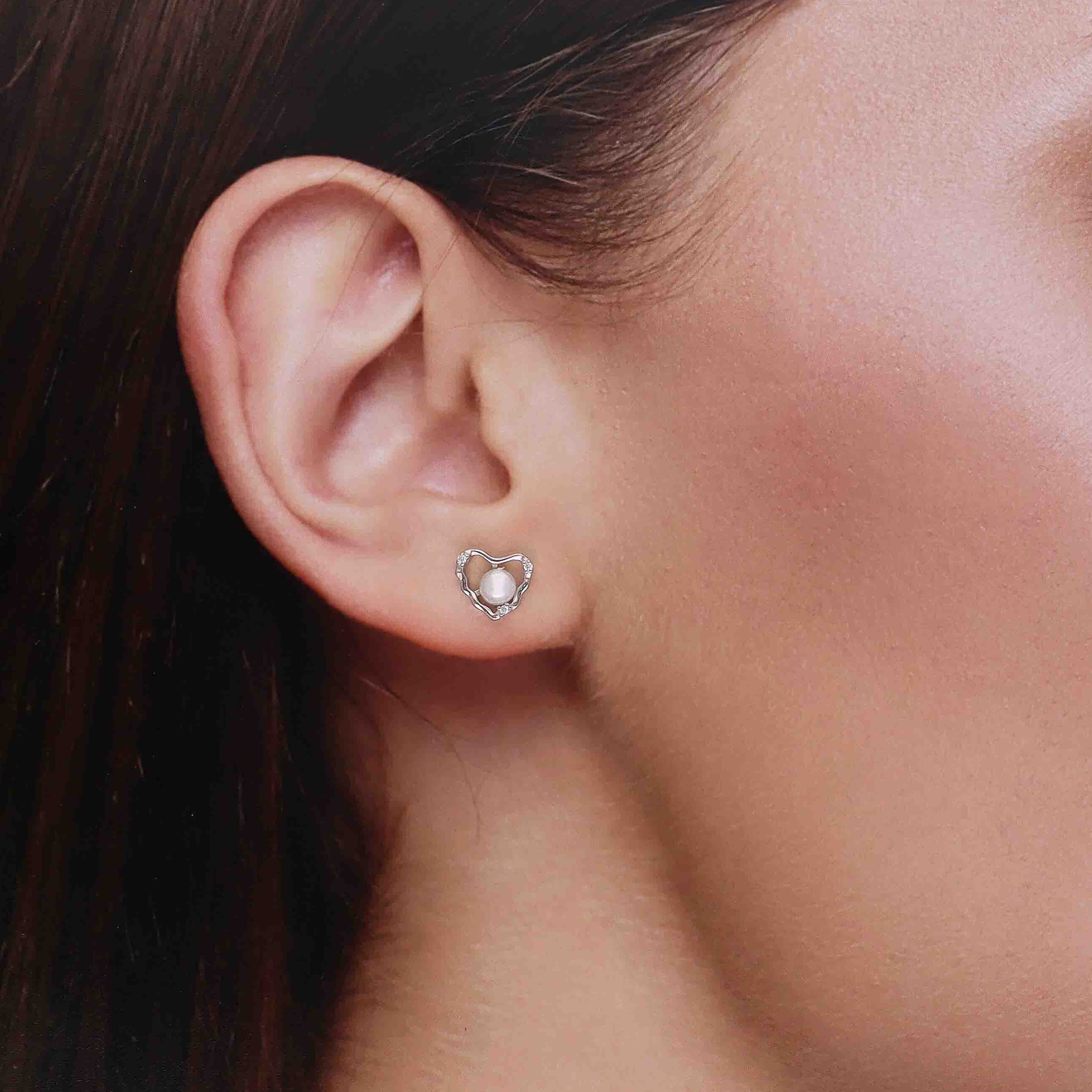Loving Pearl Hearts Earrings - Image 4