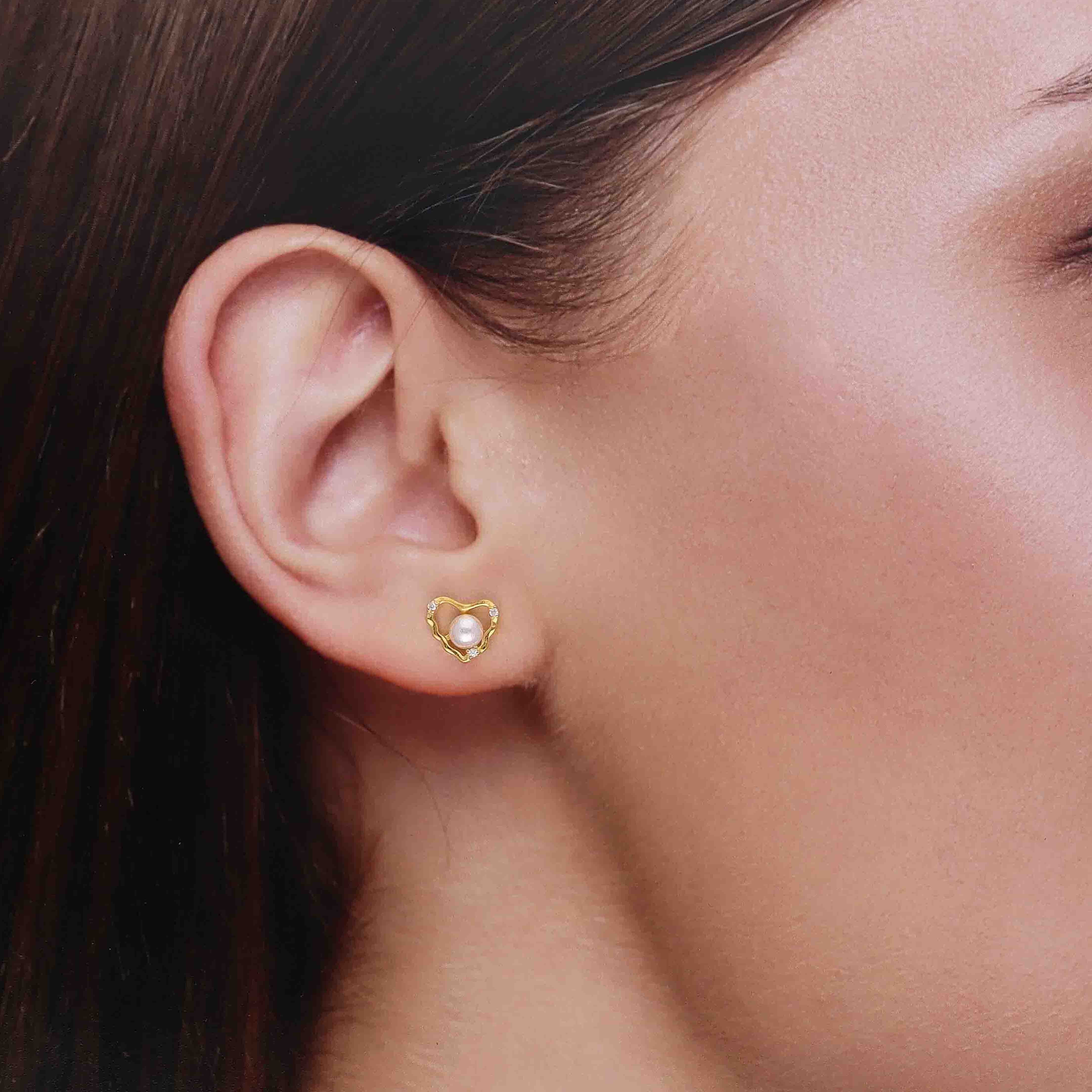 Loving Pearl Hearts Earrings - Image 6