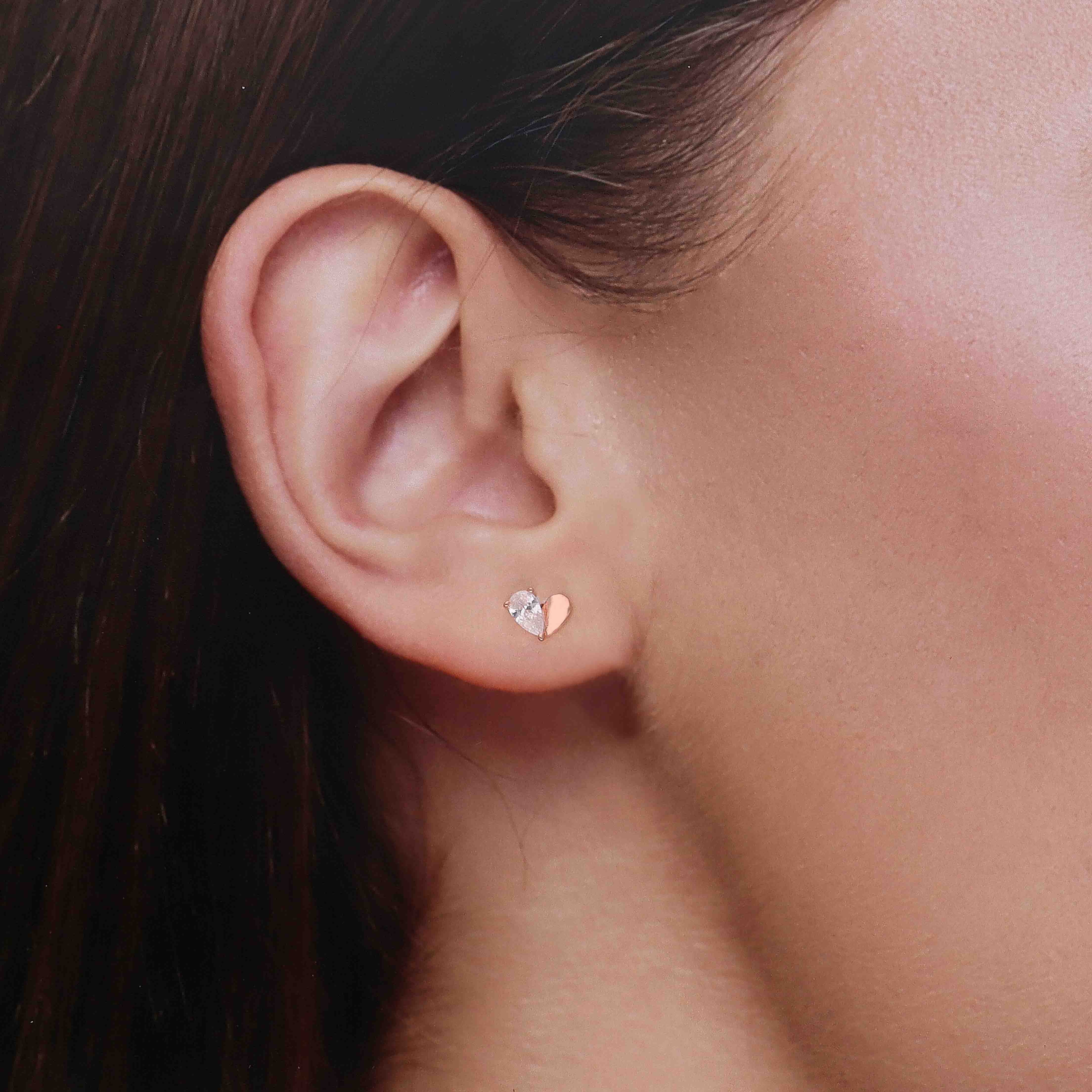 Elegant Minimalist Heart-Shaped Stud Earrings - Image 4