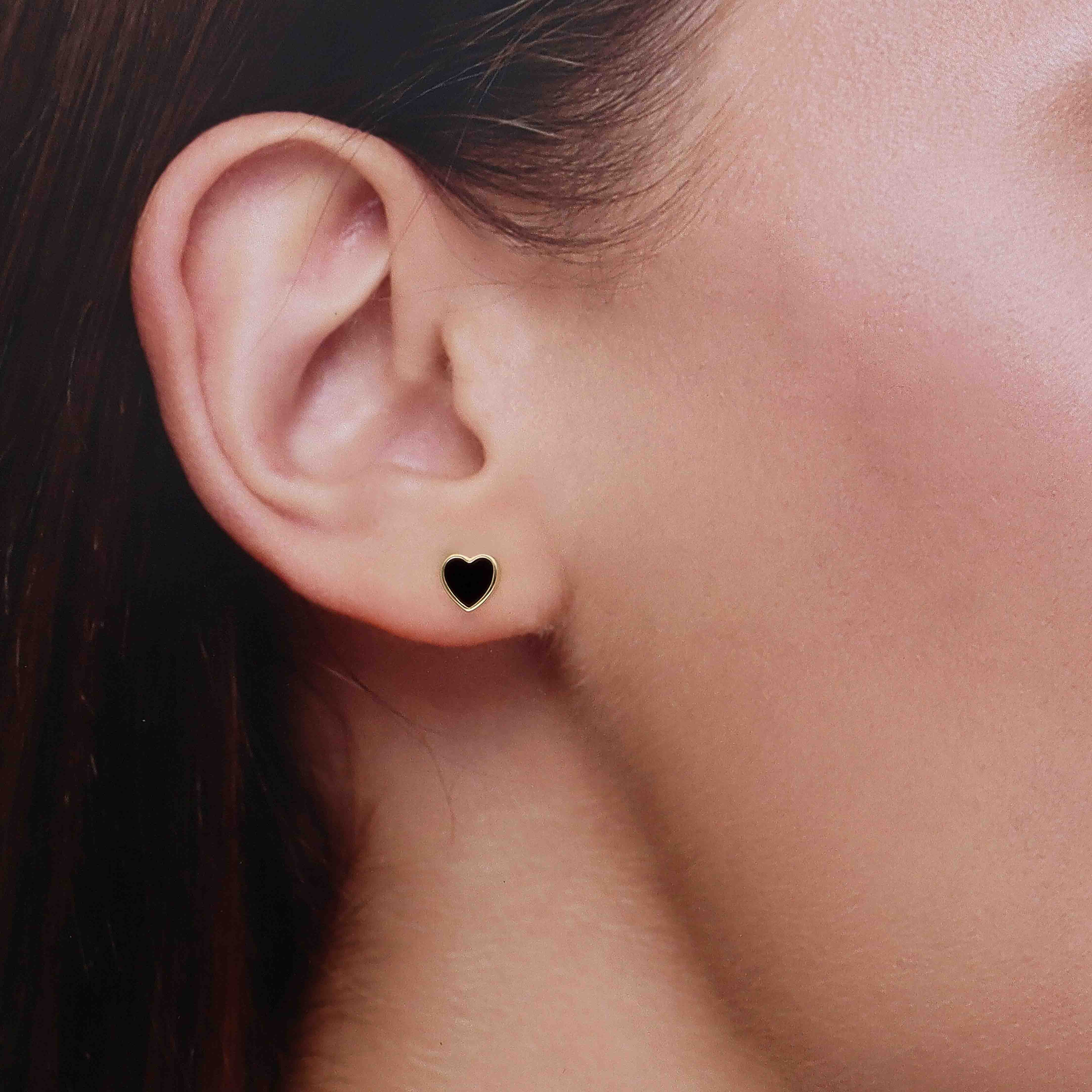 Black enamel heart-shaped stud earrings - Image 4