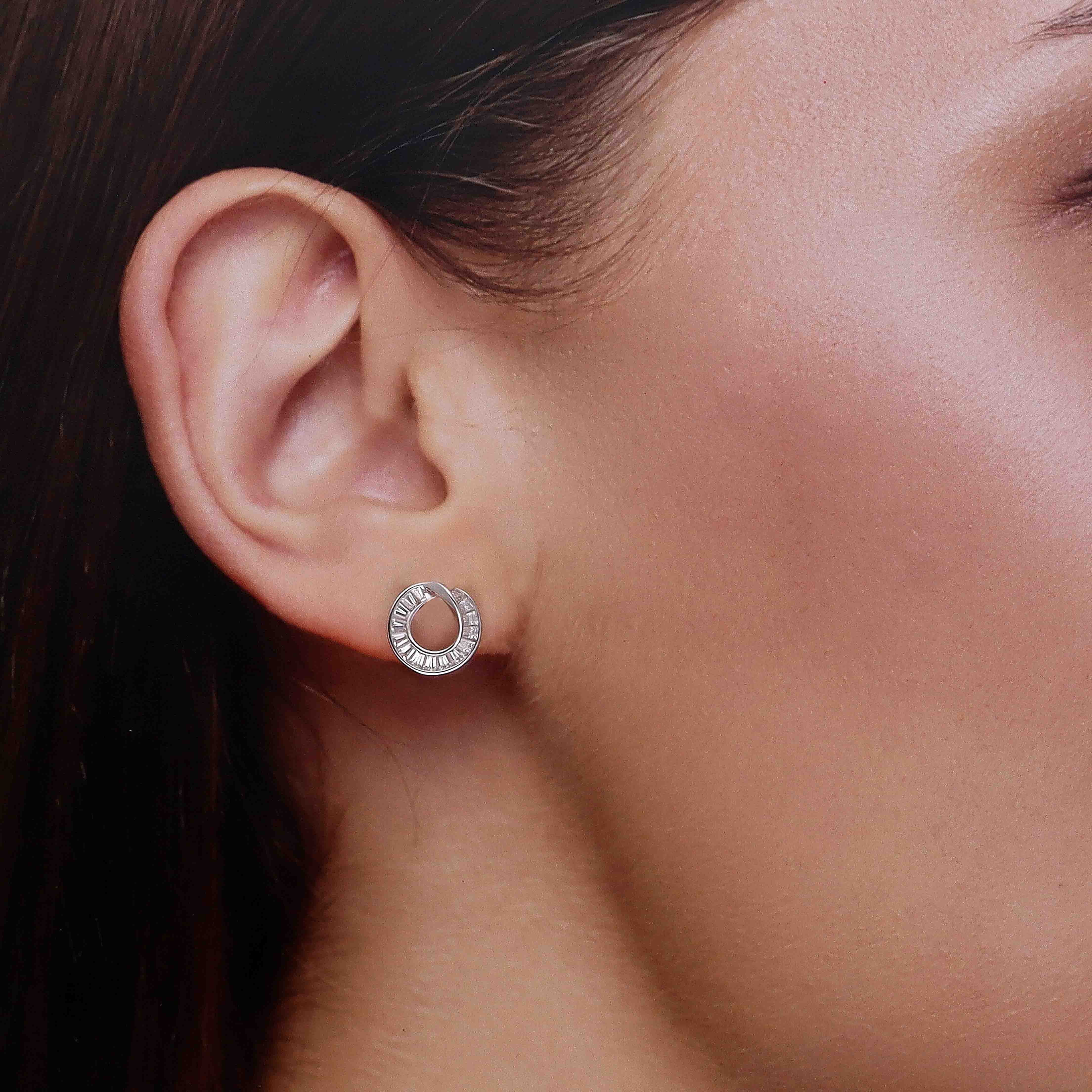 Minimalist Modern Circle Stud Earrings - Image 2
