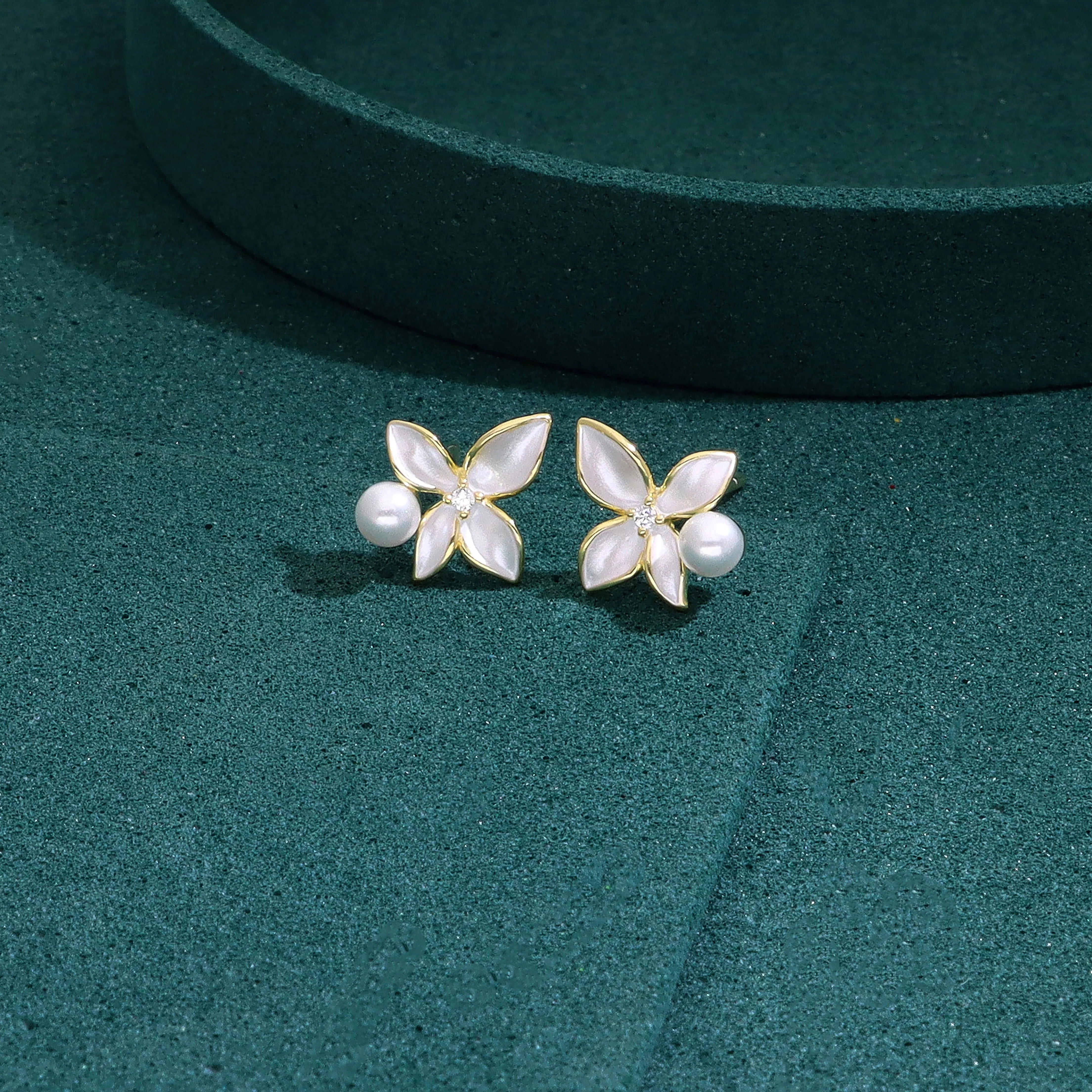 Classic Silver Flower Pearl Stud Earrings - Image 2
