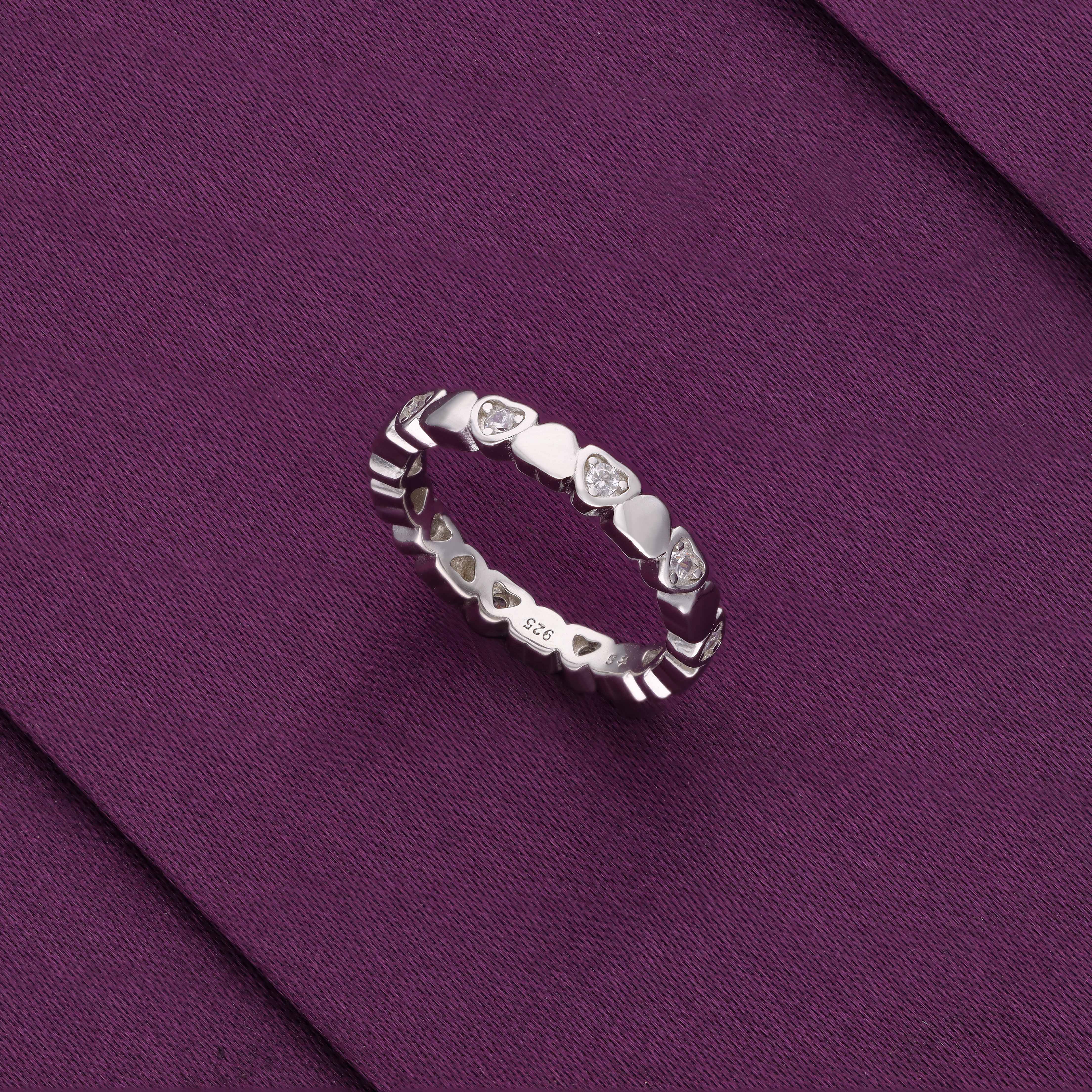Stunningly Lined Up Hearts Silver Ring - Image 3