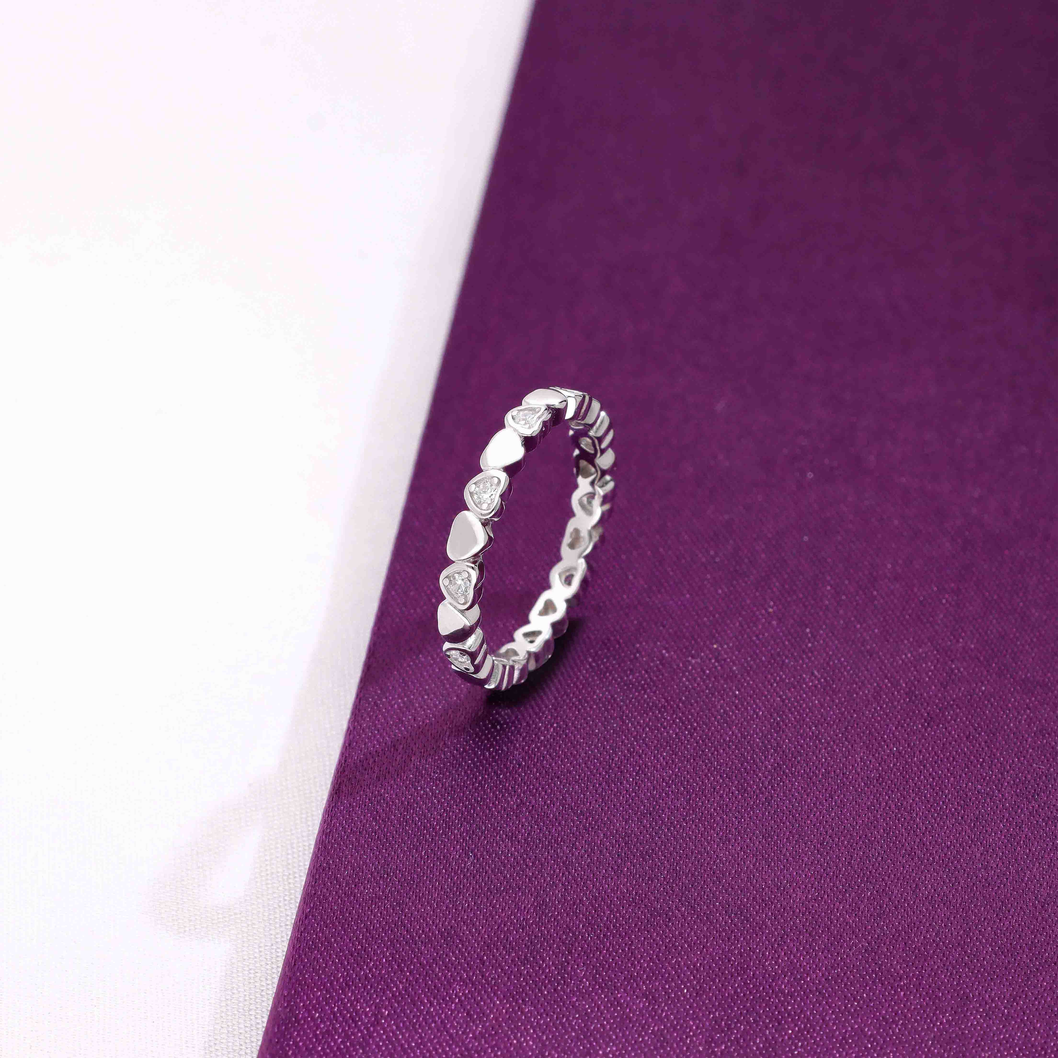 Stunningly Lined Up Hearts Silver Ring - Image 7