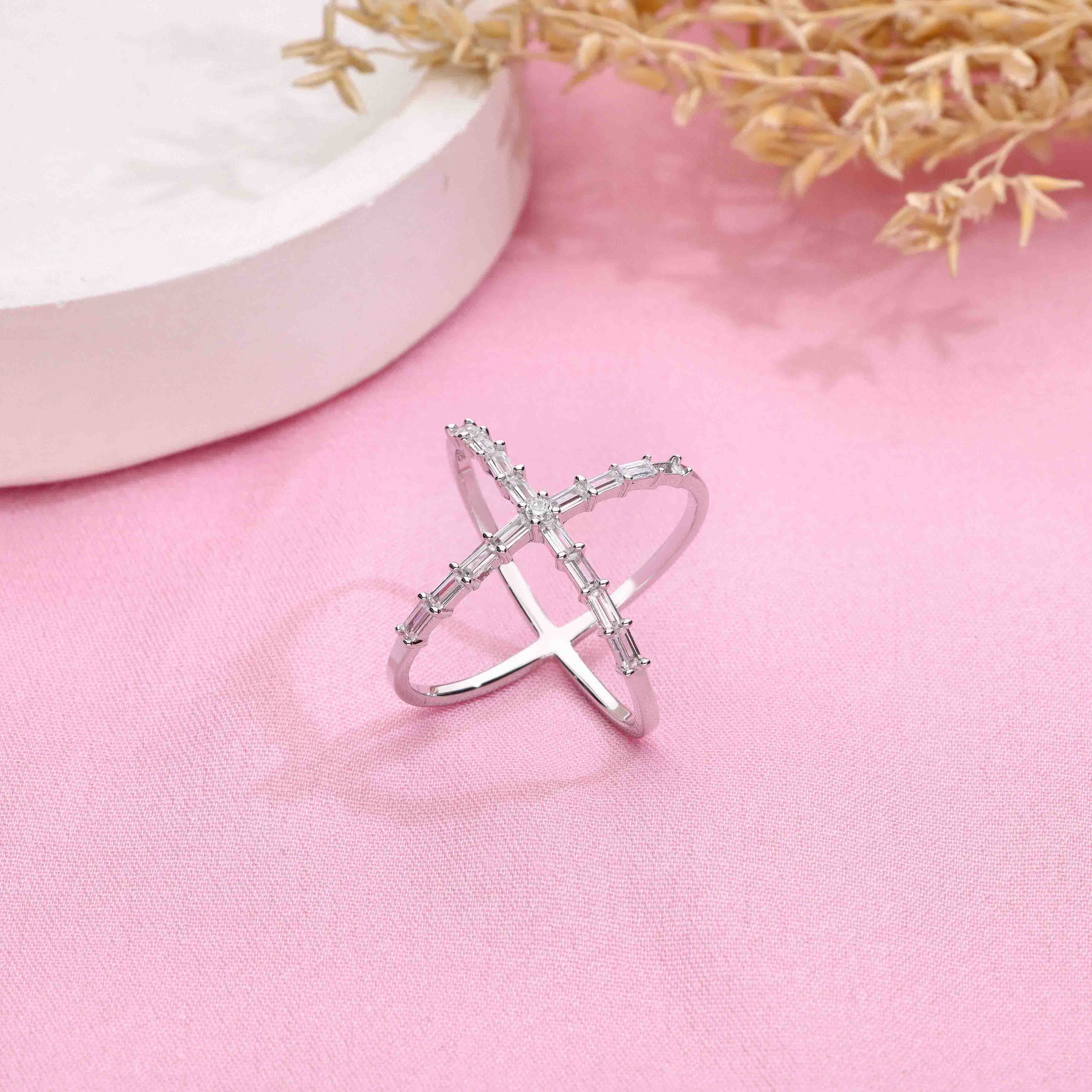 Elegant Crisscross Silver Ring - Image 5