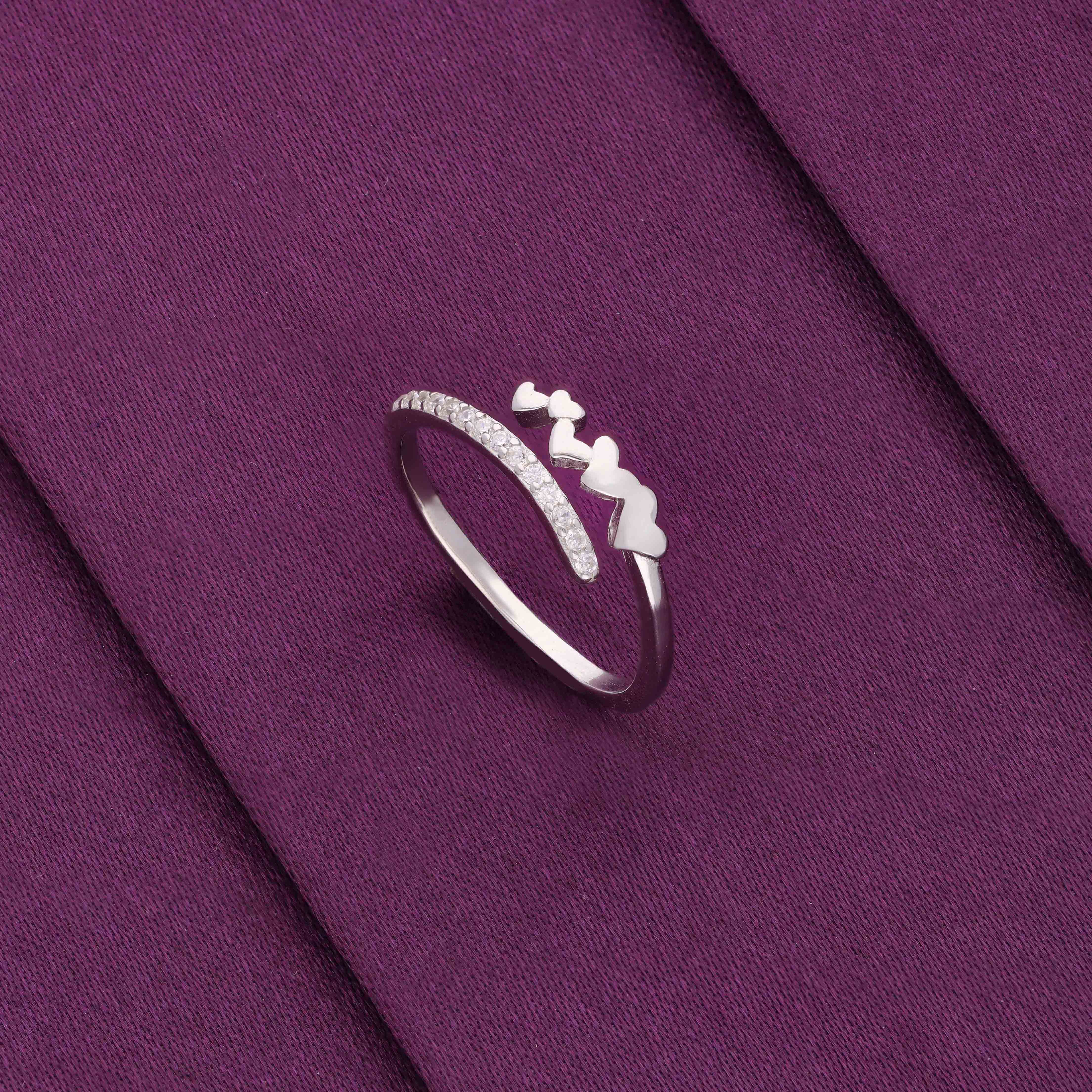 MINIMAL LINED UP HEARTS SILVER RING - Image 3