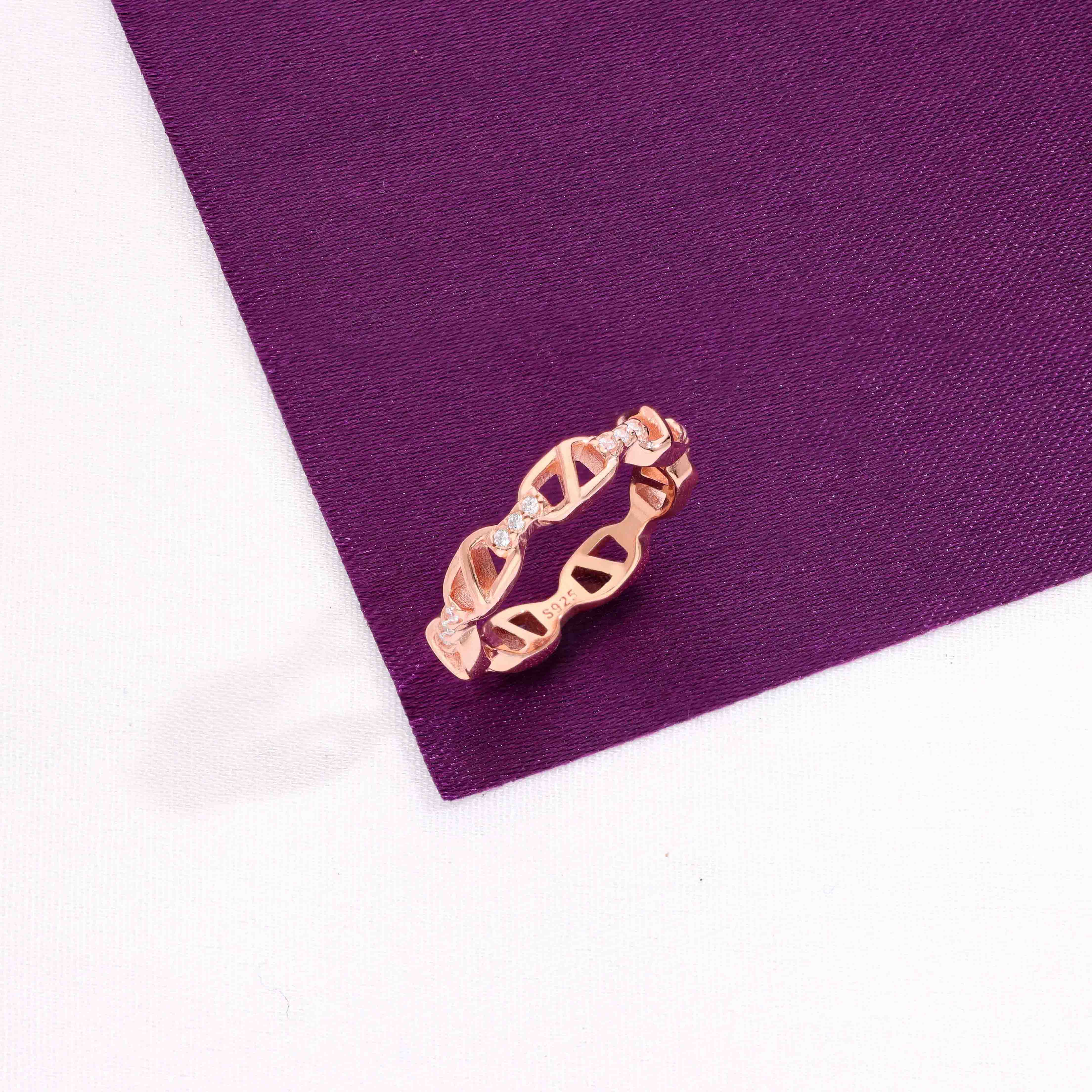 Minimal Chainlink Silver Ring - Image 2