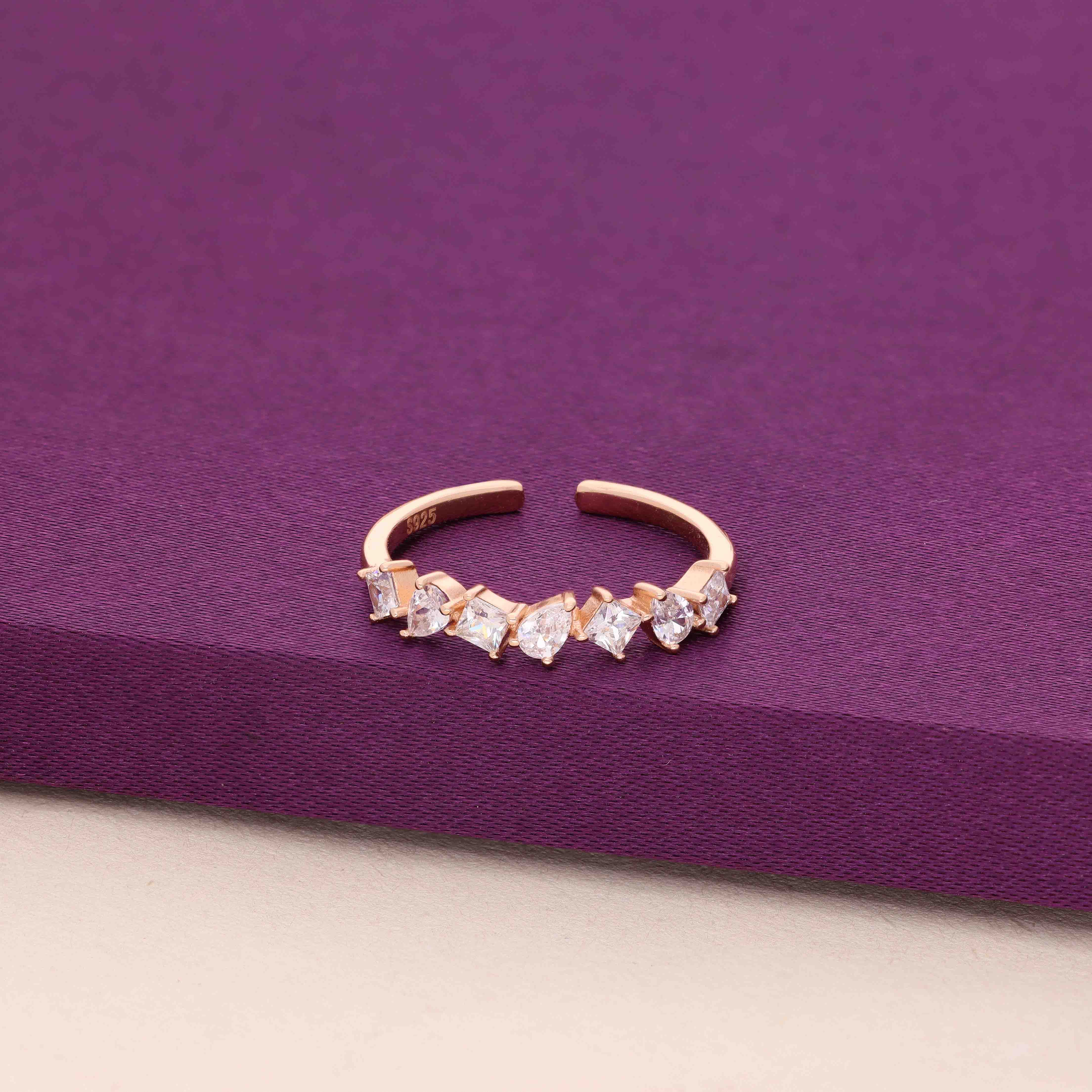 Gleam Line Silver Minimal Ring - Image 2