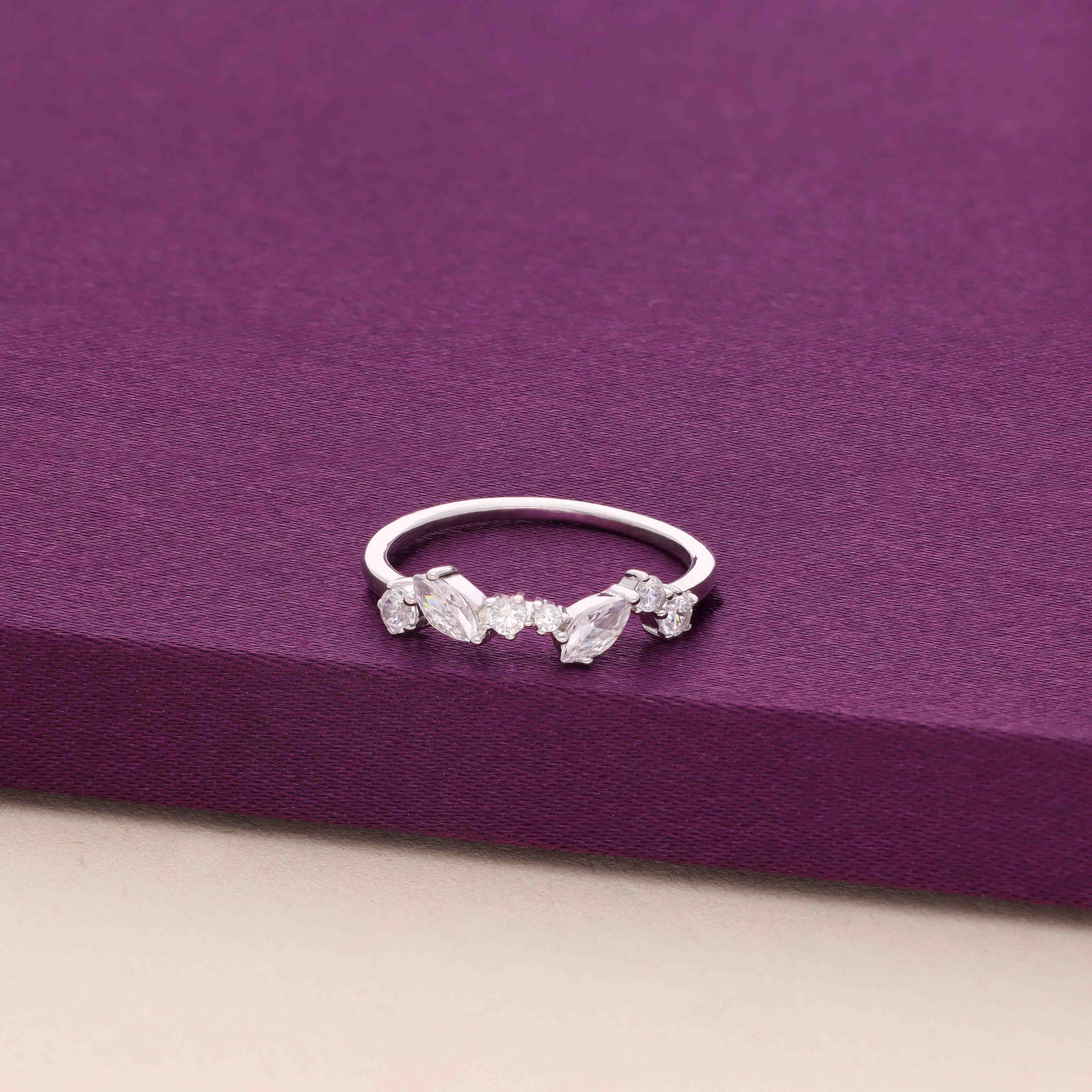 Moonshine Elegance Silver Ring - Image 3