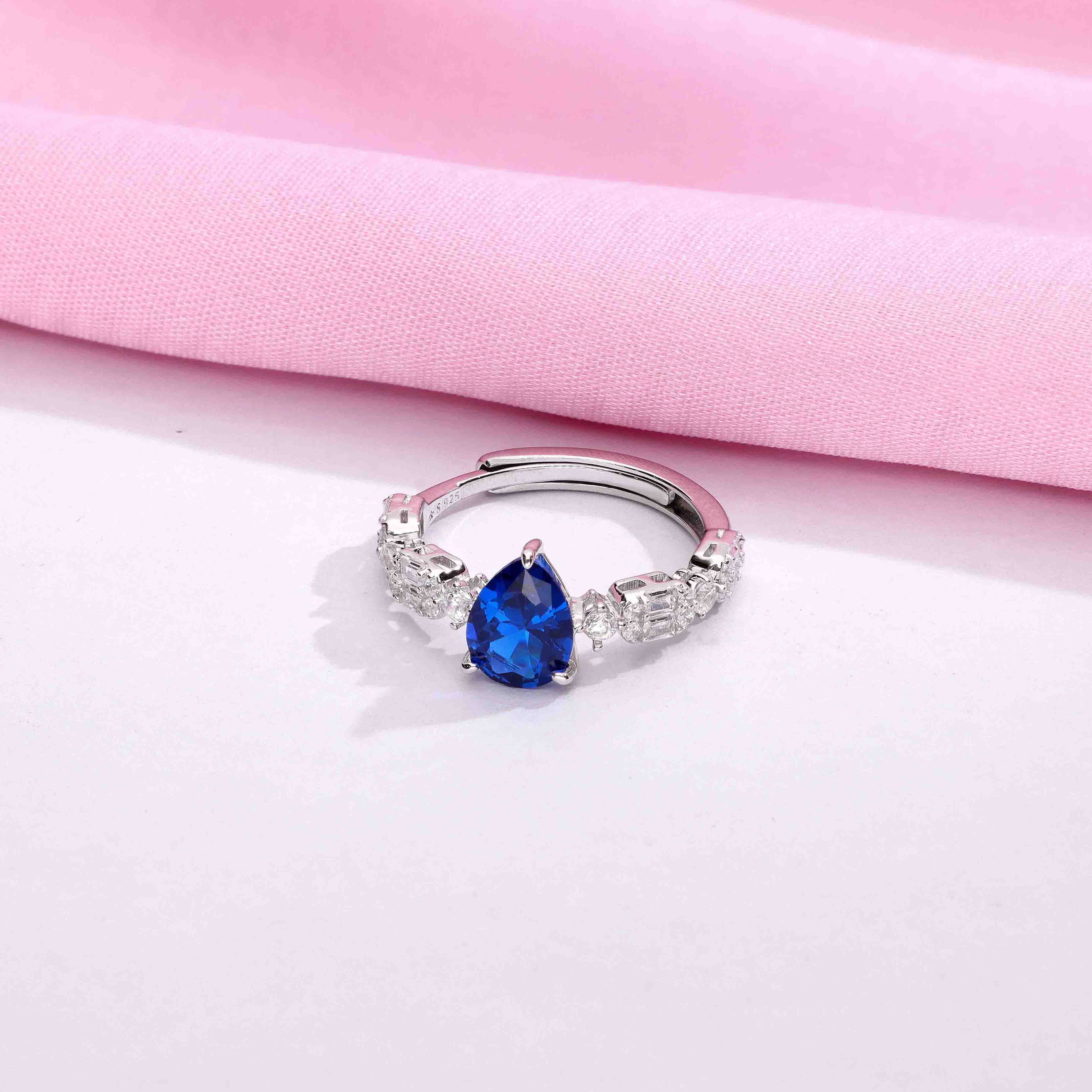 Tear Drop Silver Solitaire Ring - Image 13