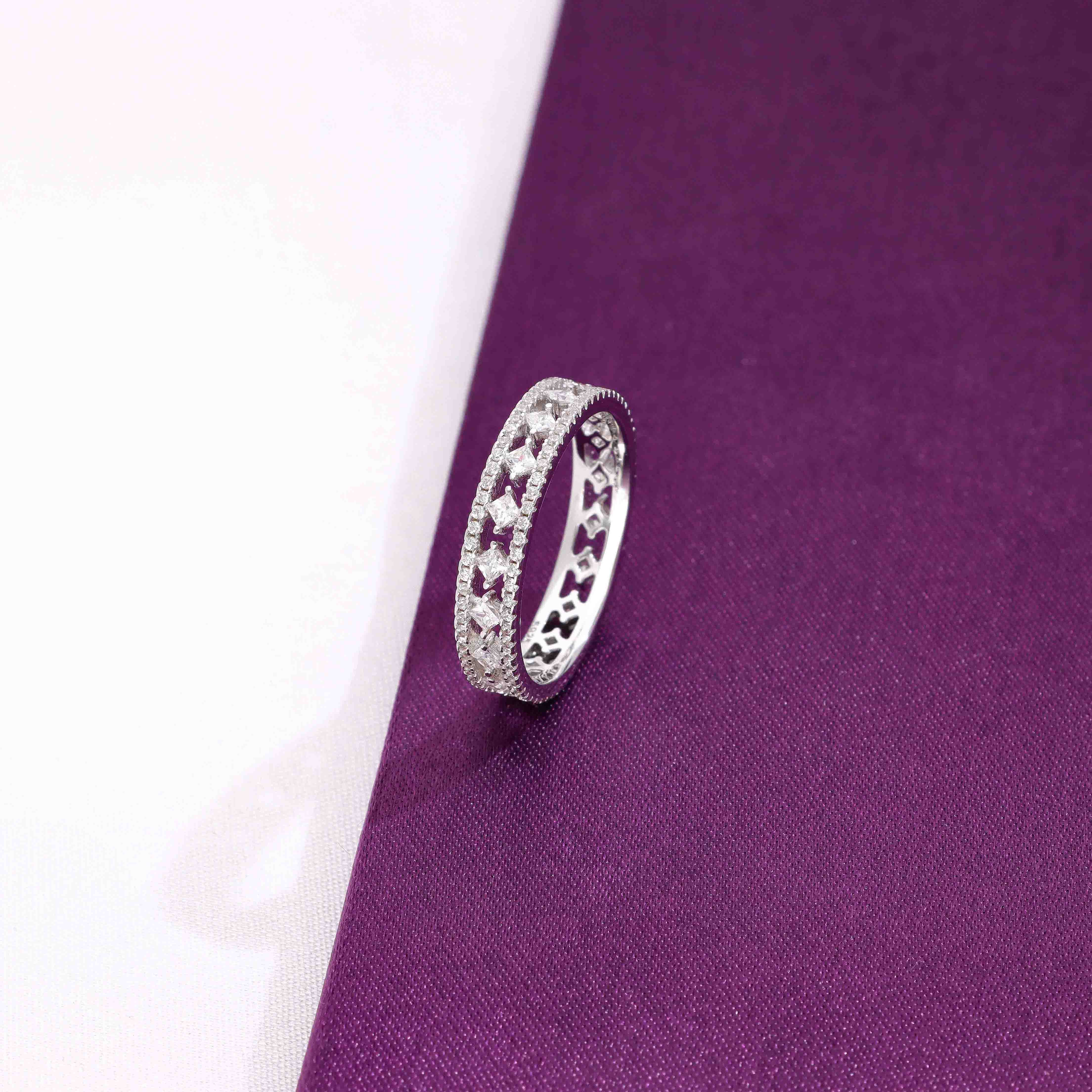 Round Cut Zircon Diamond Band Silver Ring - Image 8