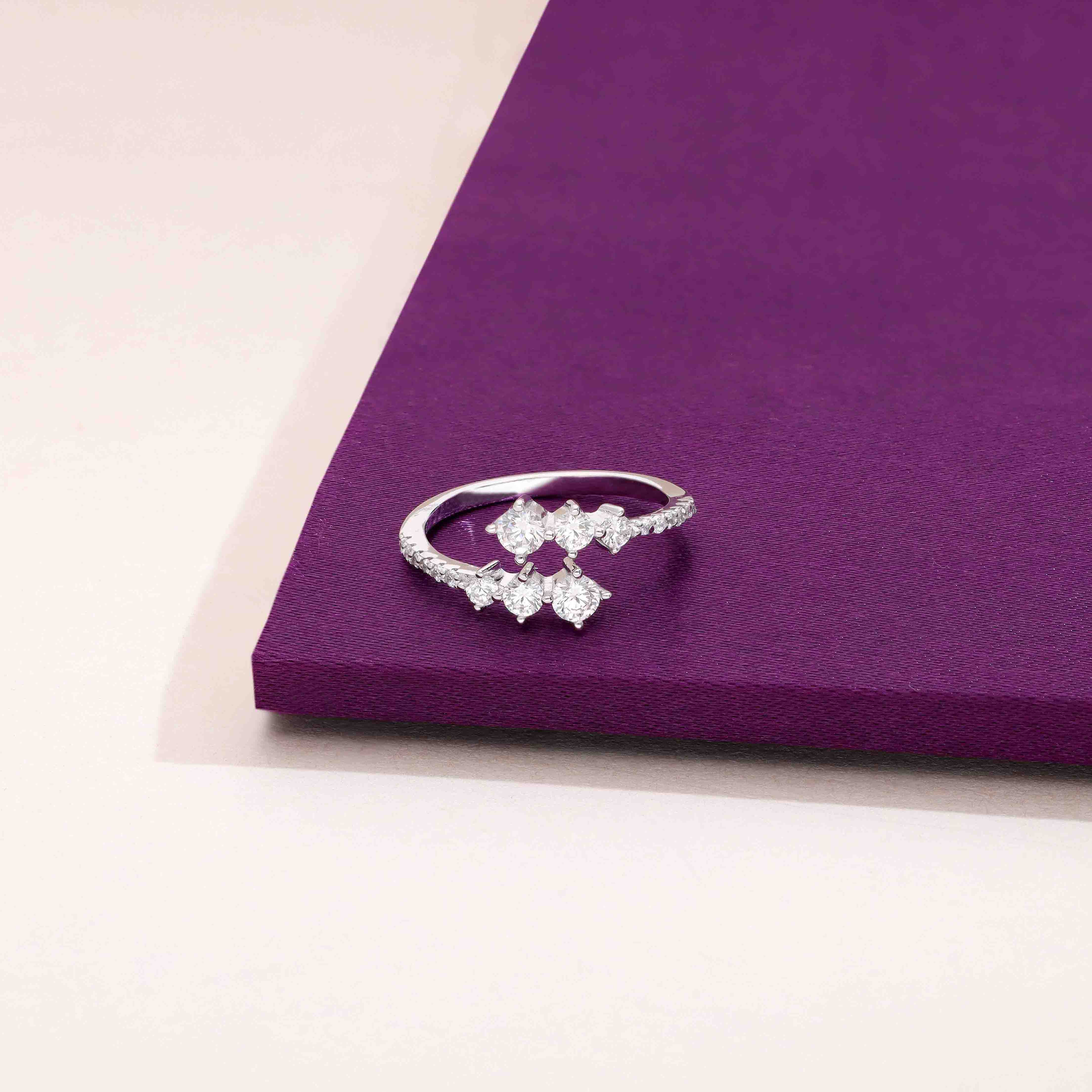 Sparkling Speckles Silver Minimal Ring - Image 7