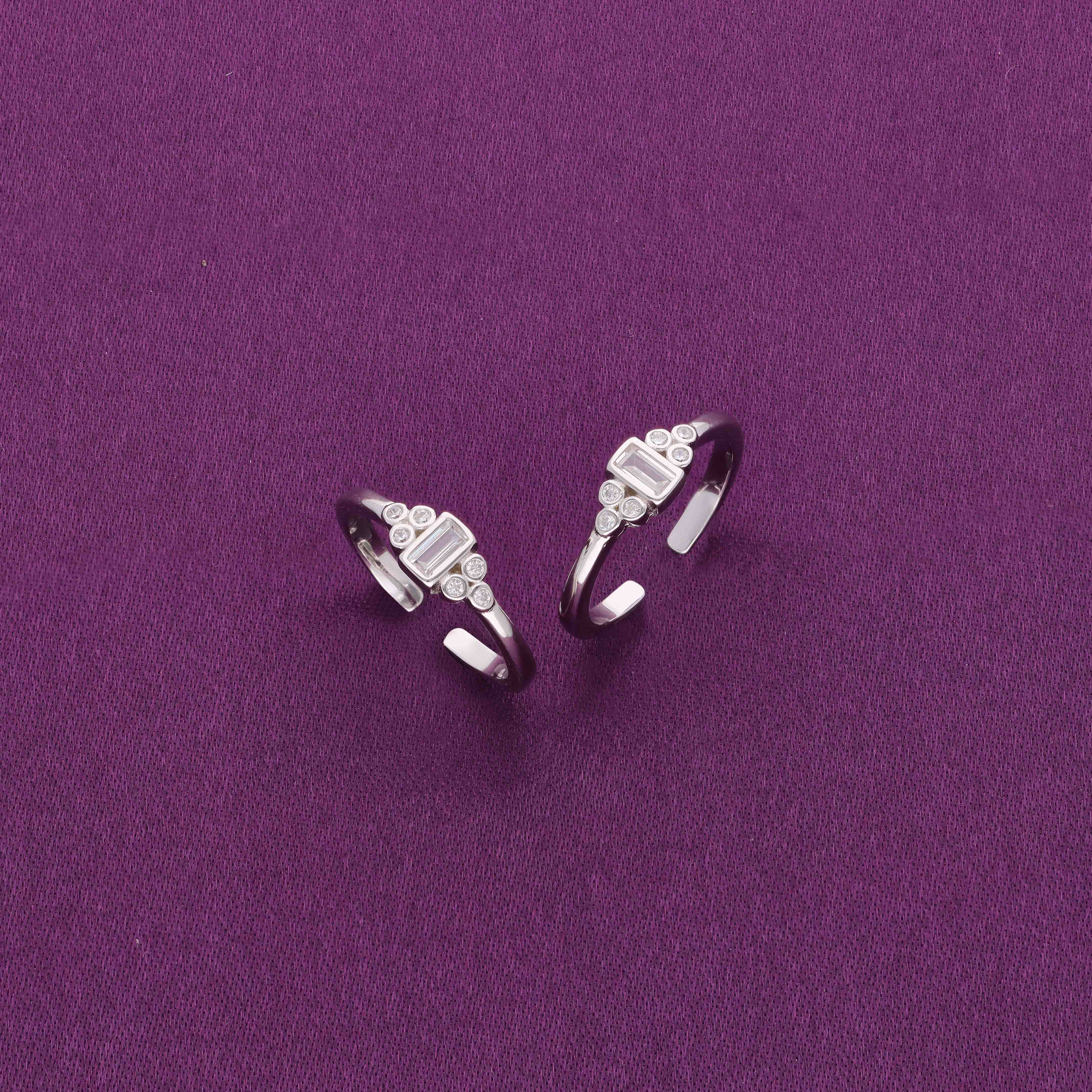 Sterling Silver Baguette Toe Rings - Image 3
